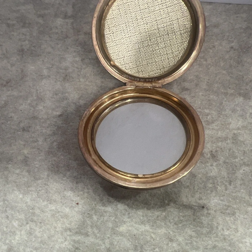 Mid-Century Merle Norman Powder Makeup Mirror‎ Compact – Gold Tone USA – No Puff